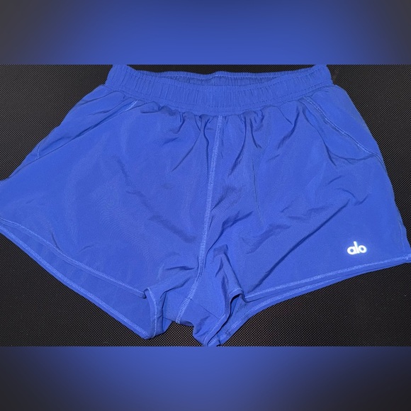 Alo shorts - Picture 1 of 3